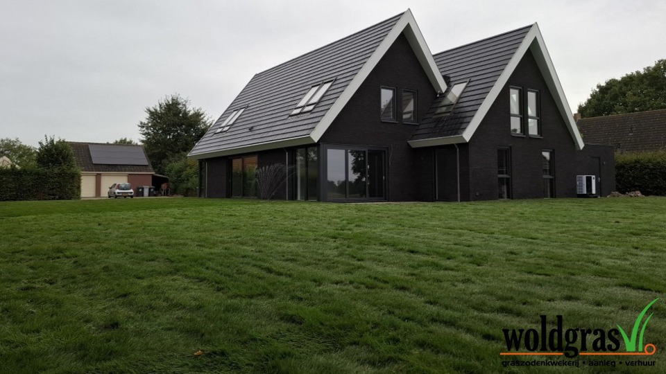 Tuinproject in Oudega – ruim 1000 m² premium graszoden